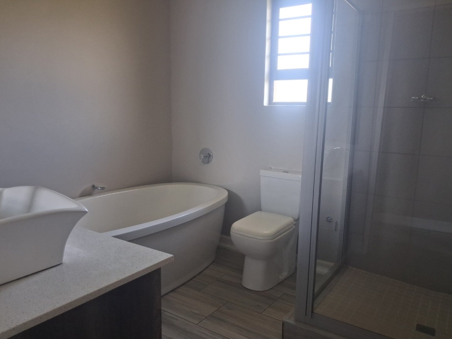 To Let 3 Bedroom Property for Rent in Hillside Free State